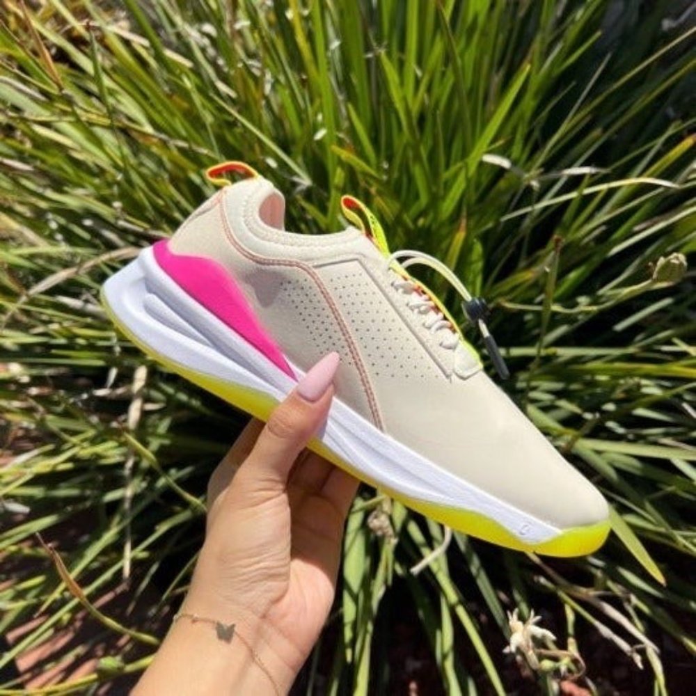 Clove Womens Healthcare Lemon and Clove Pink Sneaker Sz 6